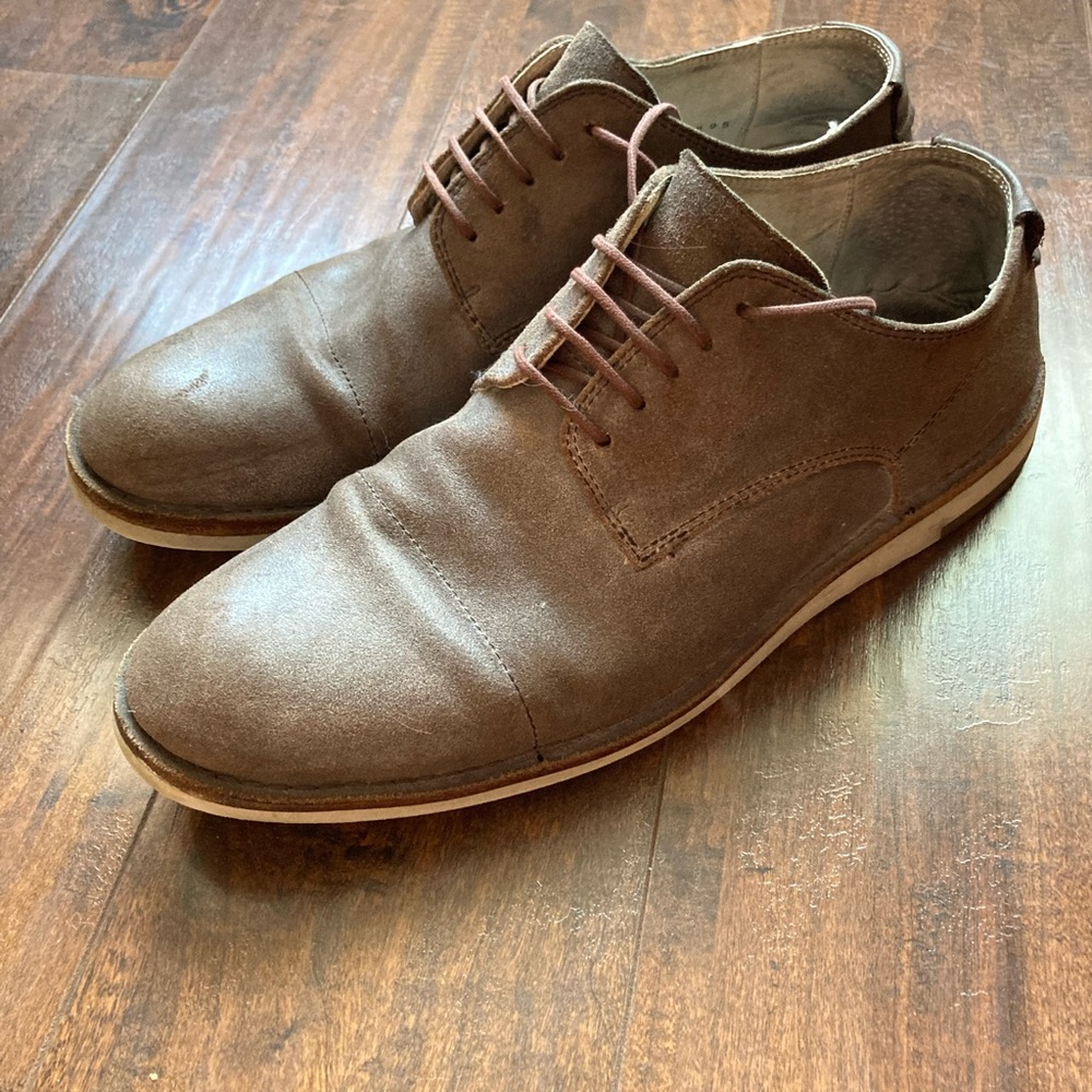 John Varvatos Brown Chukka Boots Sleek Design